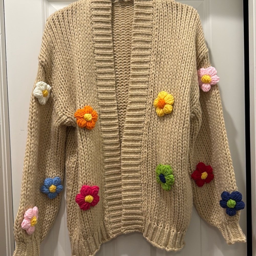 FADIVO KNIT SWEATER with 3-Dimensional flowers NWT sz L